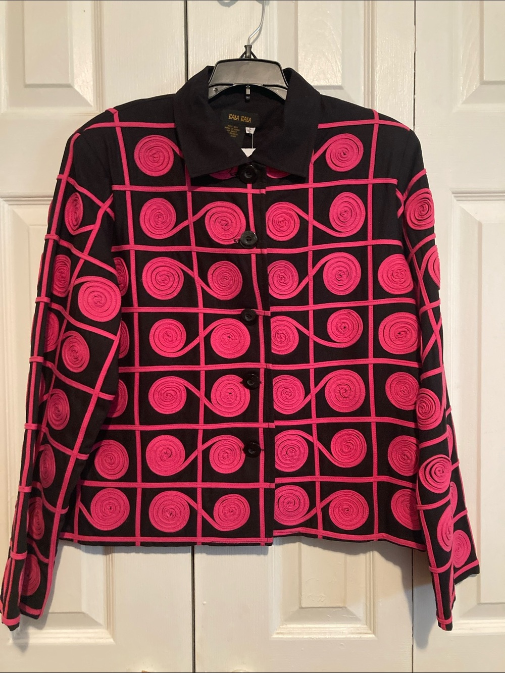 Eye-Catching Black and Pink Grid-Print Button Jacket
